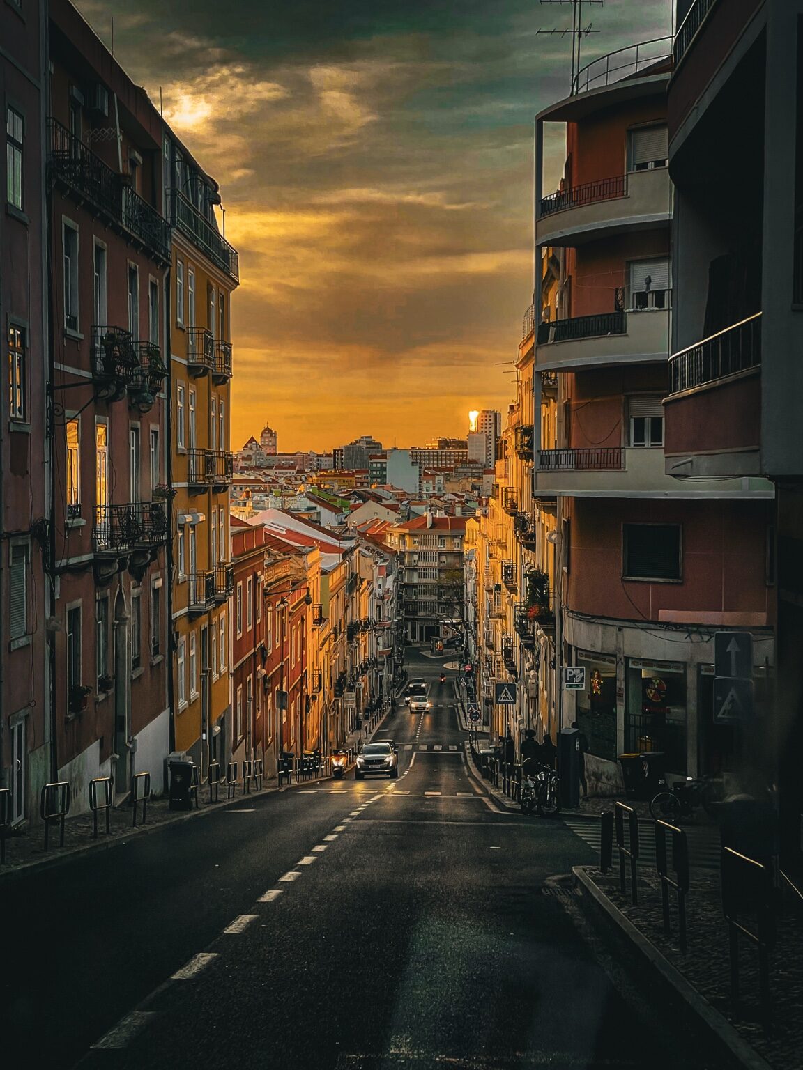 Lisboa bajo una luz dorada. Explorar la colección Ciudad